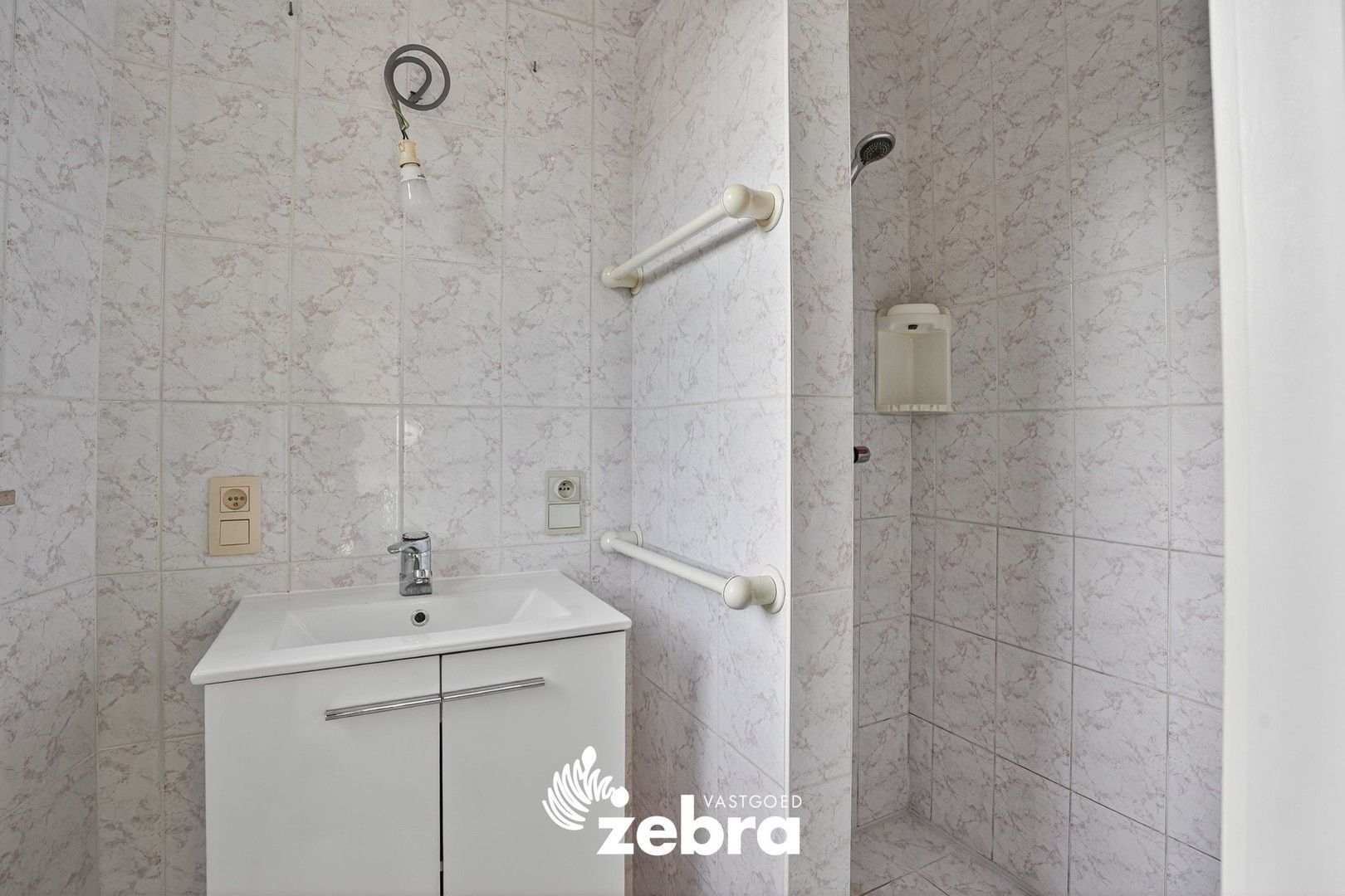 Ruime woning met 3 slaapkamers en garage nabij centrum Meulebeke! foto 13