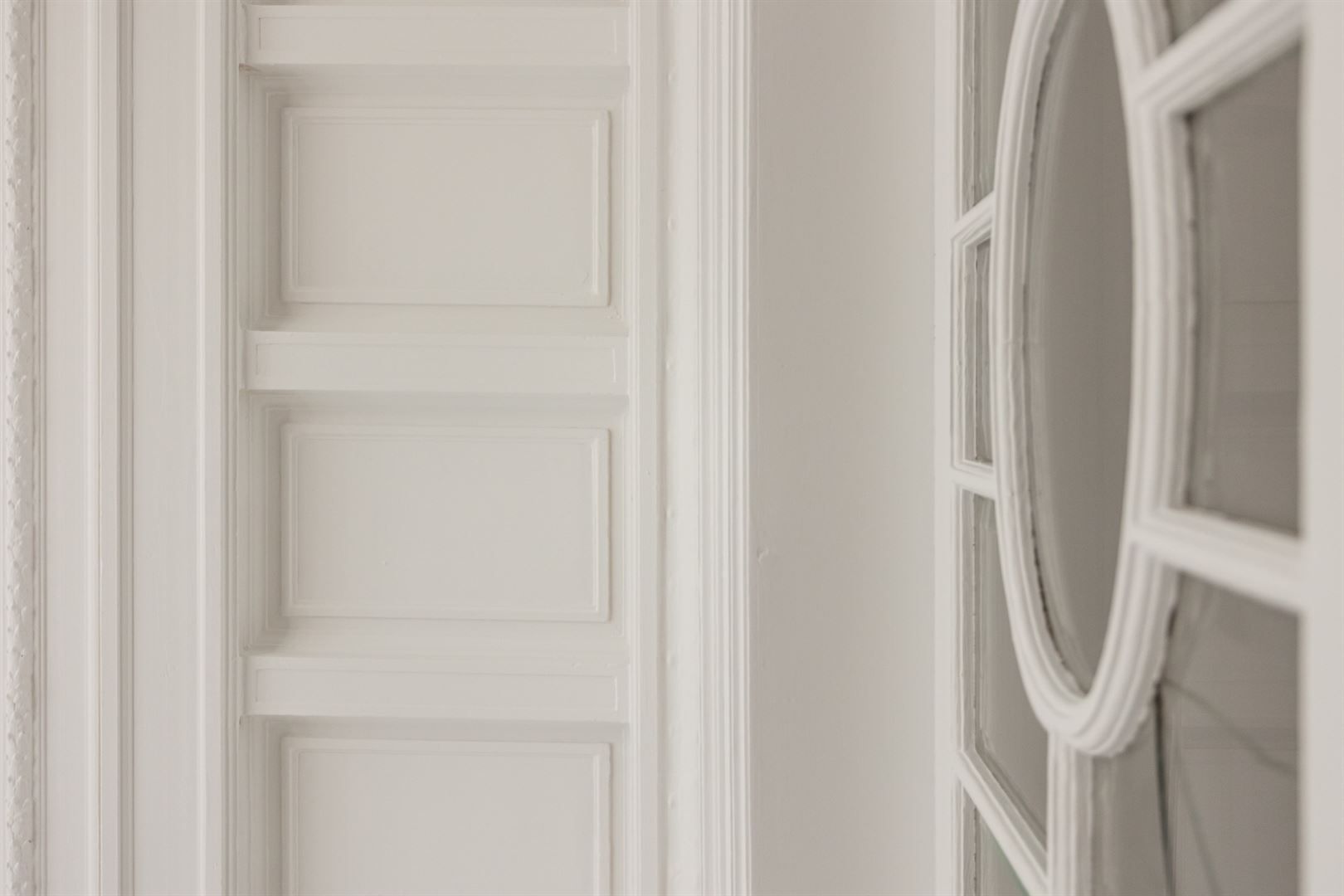 Elegant gelijkvloers in gerenoveerd Art Nouveau gebouw foto 8