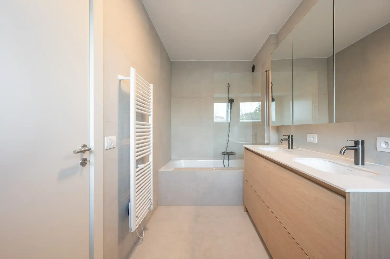 Ruim en zonnig appartement van 122 m² met open zicht op het Zegemeer. foto 14