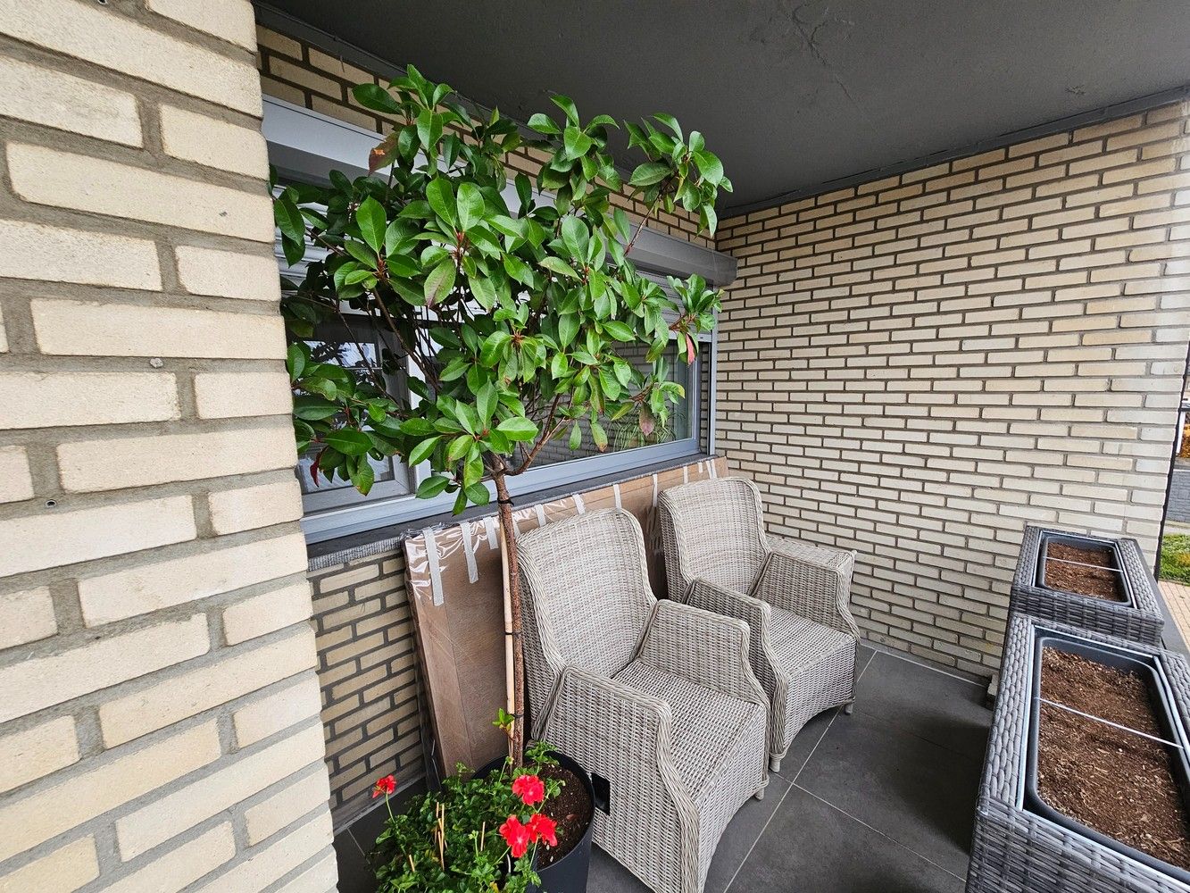 Gerenoveerd appartement met 3 slaapkamers, 2 terrassen en garage in Uikhoven aan de Maas! foto 18