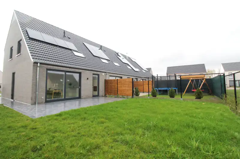 Energiezuinige halfopen woning in Meulebeke foto 12