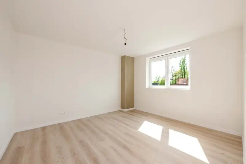 Prachtige, verrassend ruime nieuwbouwwoning met 3 slaapkamers én inpandige garage te koop in Dentergem! foto 16