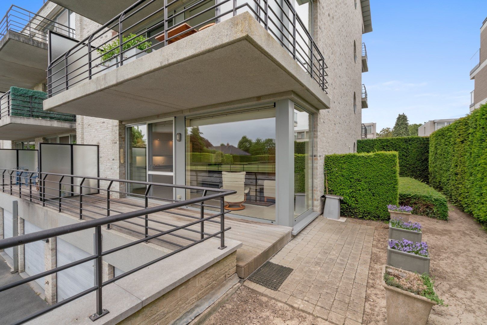 UITZONDERLIJK APPARTEMENT MET 2 SLAAPKAMERS EN GARAGE foto 12