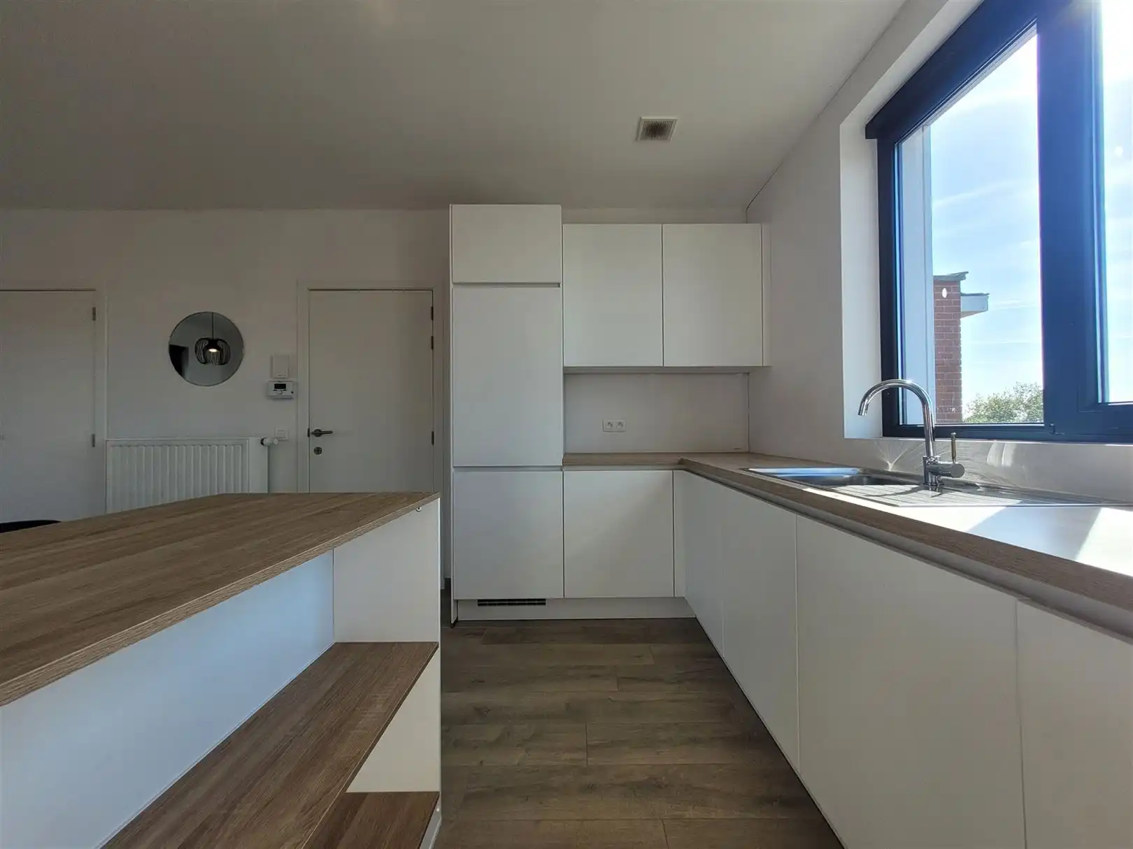 Ongemeubeld appartement met 1 slaapkamer foto 6
