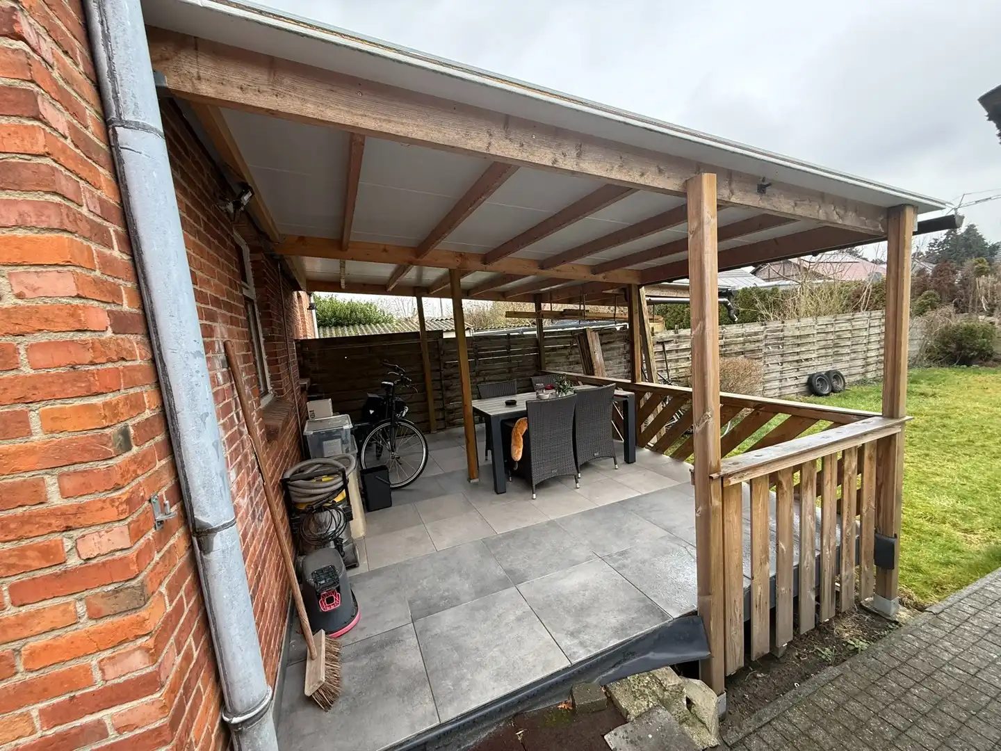 Opbrengsteigendom bestaande uit 2 halfopen woningen met garage en tuin te Hechtel. foto 17