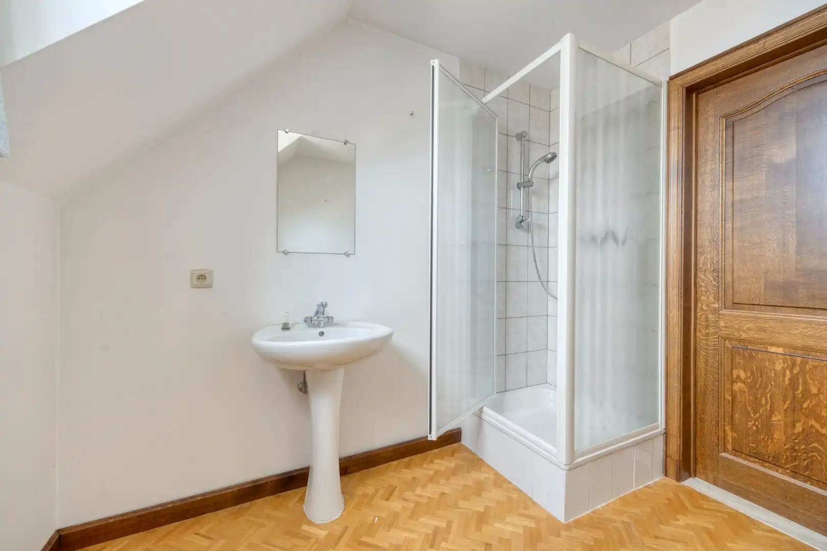 Ruime landelijke woning met tuin en weide op mooi perceel van 21a22ca foto 17