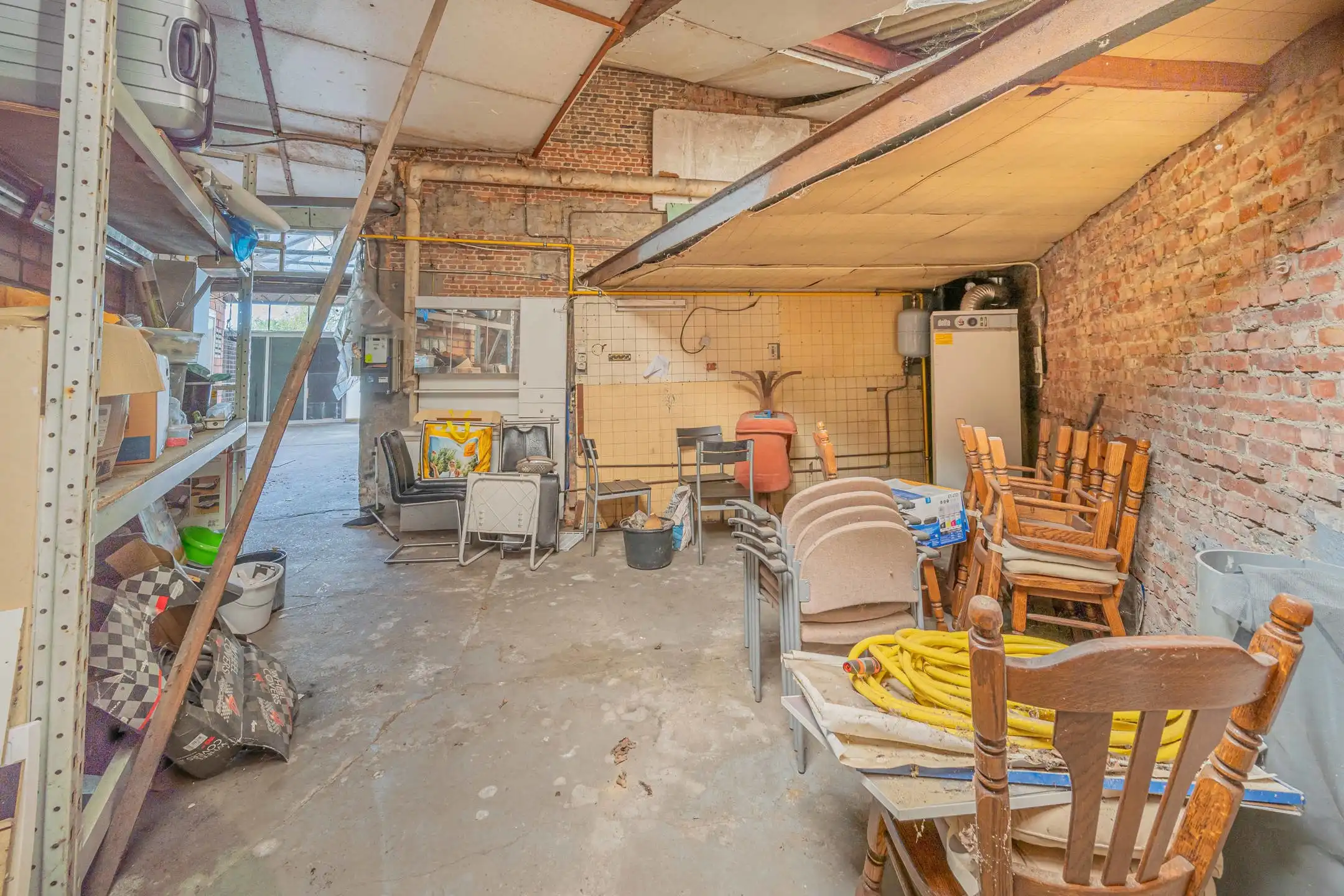 Te renoveren woning met magazijn op ruim perceel (833 m²) foto 24