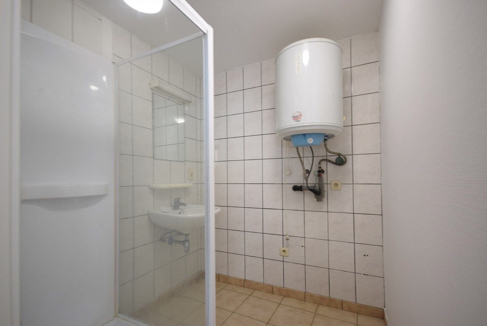 EENSLAAPKAMER APPARTEMENT NABIJ CENTRUM ROESELARE  foto 5