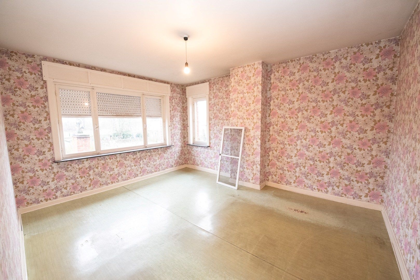 Te koop in Waregem – Halfopen bebouwing met renovatiepotentieel! foto 9