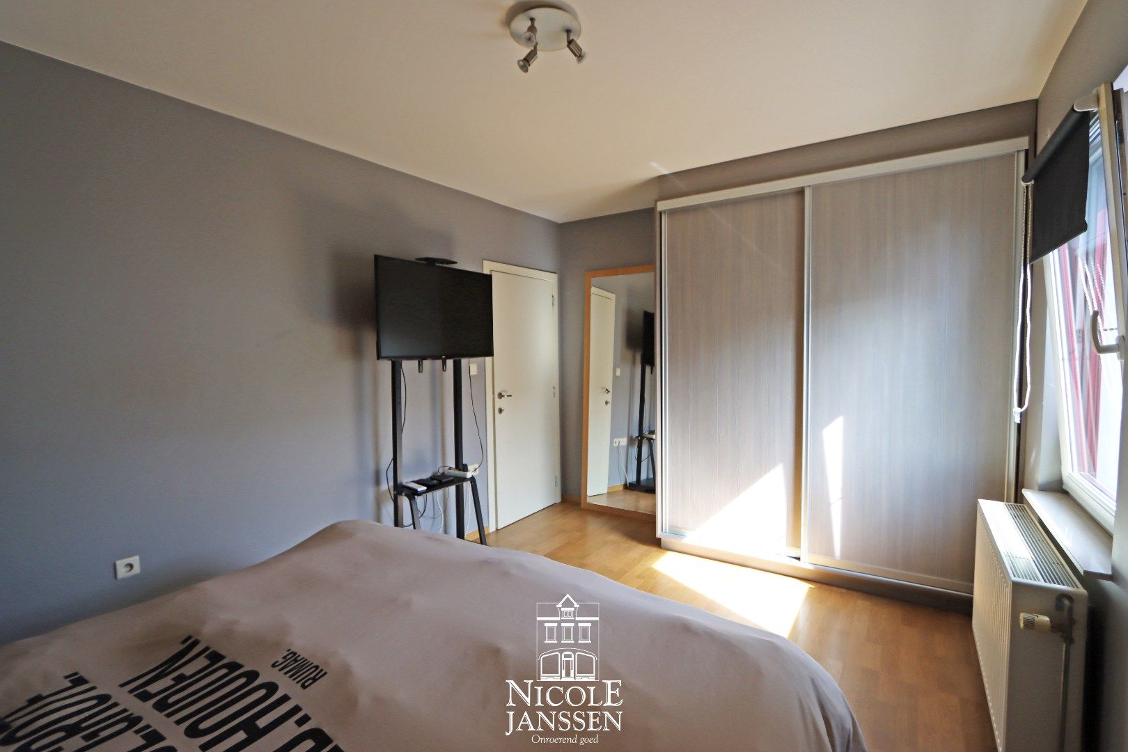 Gelijkvloers handelspand met 2 bovenliggende appartementen foto 17