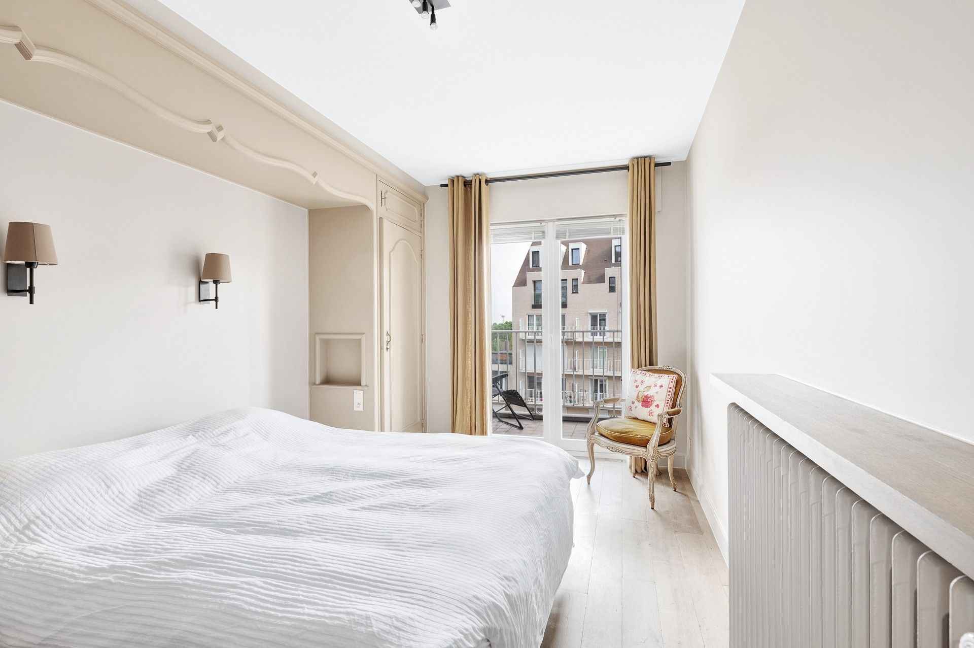 Ruim, lichtrijk appartement met 3 slaapkamers foto 16