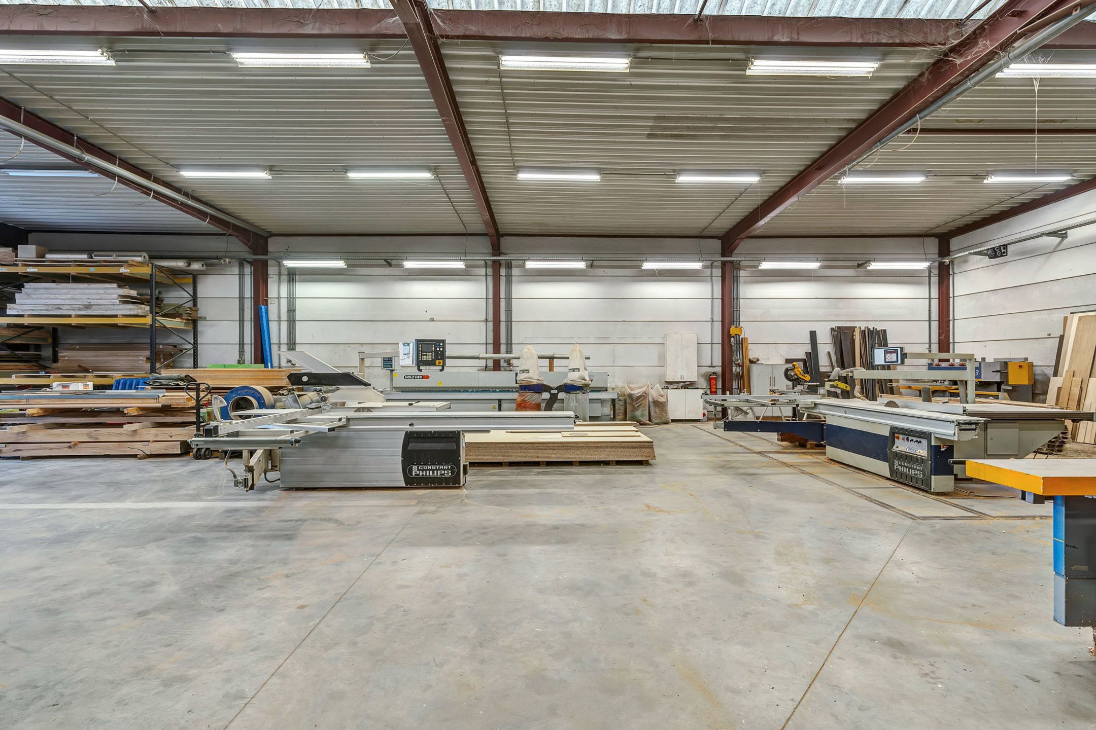 Loods (600m²)  met woonmogelijkheid op rustige locatie foto 9