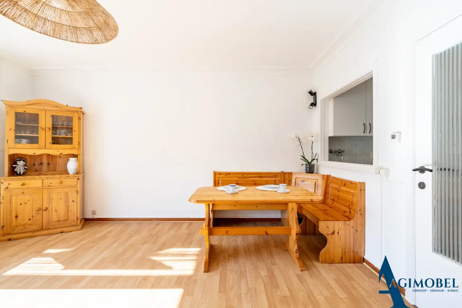 Knus appartement op de eerste verdieping op 25m wandelen van de Zeedijk. foto 4