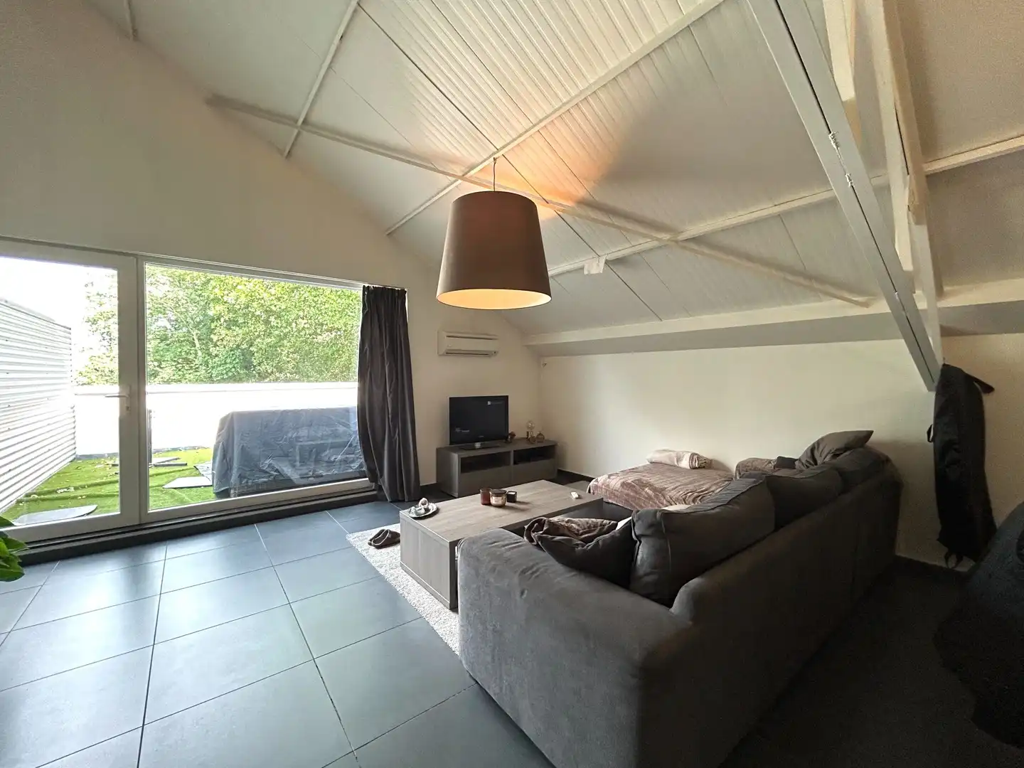 Instapklaar appartement nabij centrum Oostrozebeke! foto 7