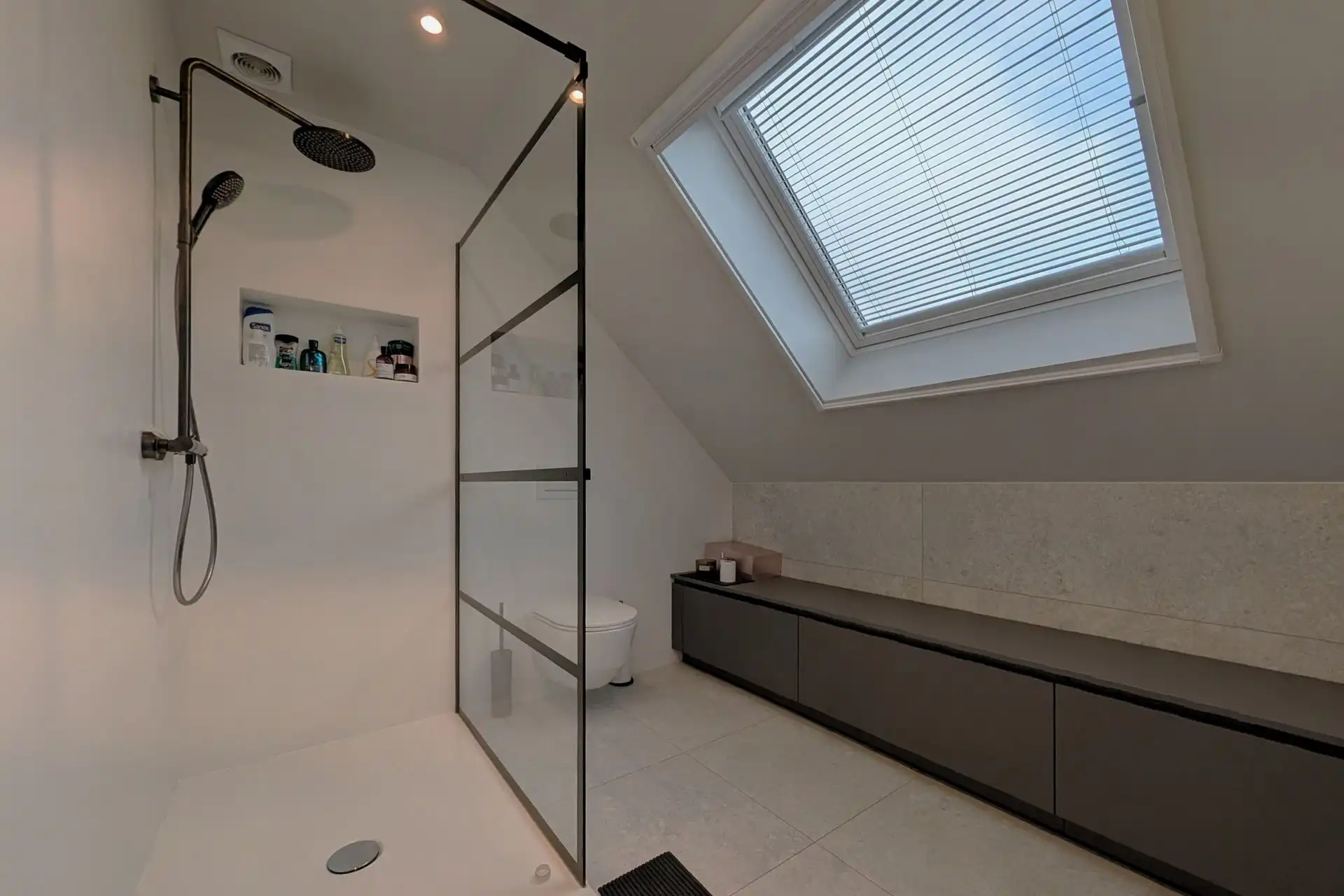 Instapklare gezinswoning met 3 slaapkamers en gezellige tuin foto 21