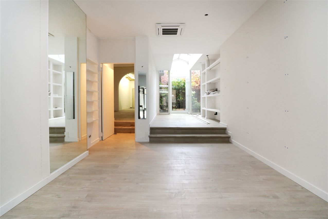 Winkel-of kantoorruimte nabij de Grote Markt foto 10