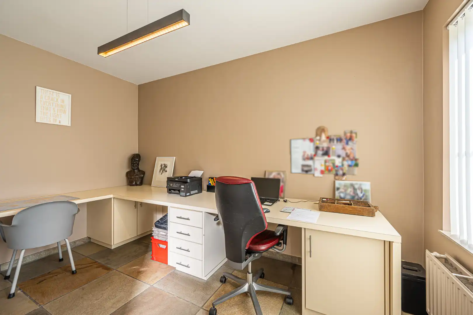 Instapklare open woning met 4 slaapkamers, tuin met bijgebouw en dubbele garage in Roeselare foto 13