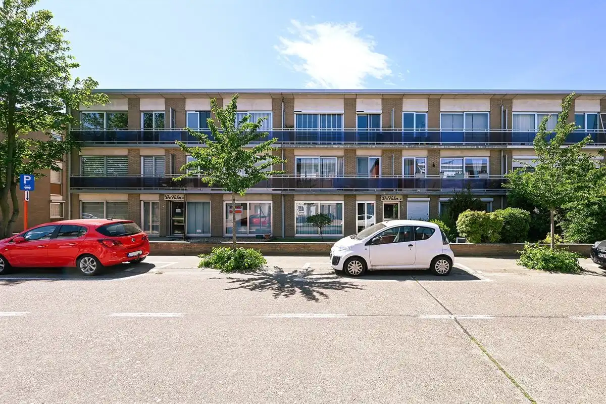 Top gerenoveerd appartement incl garage foto 20