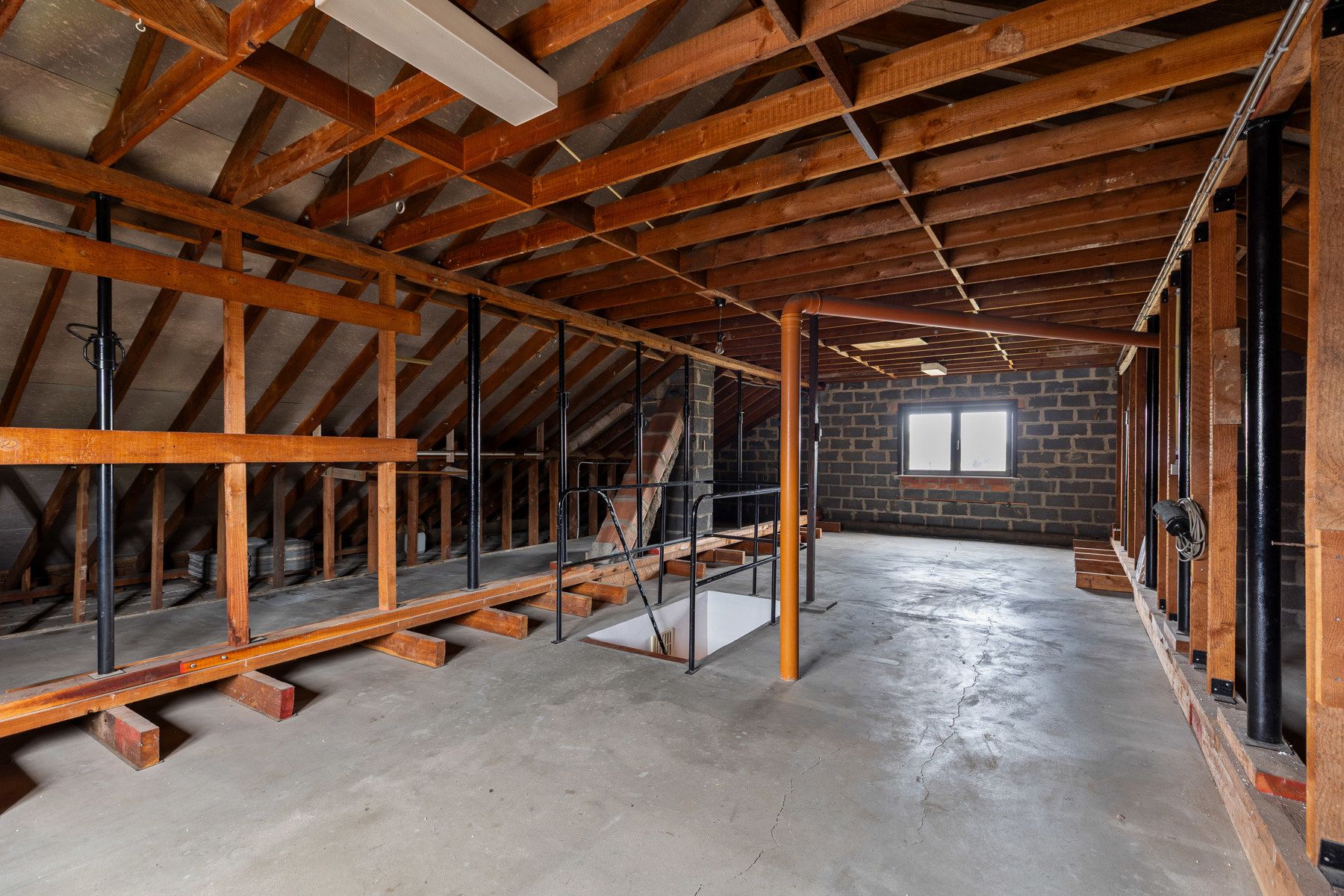 Te renoveren woning in een residentiële wijk foto 13