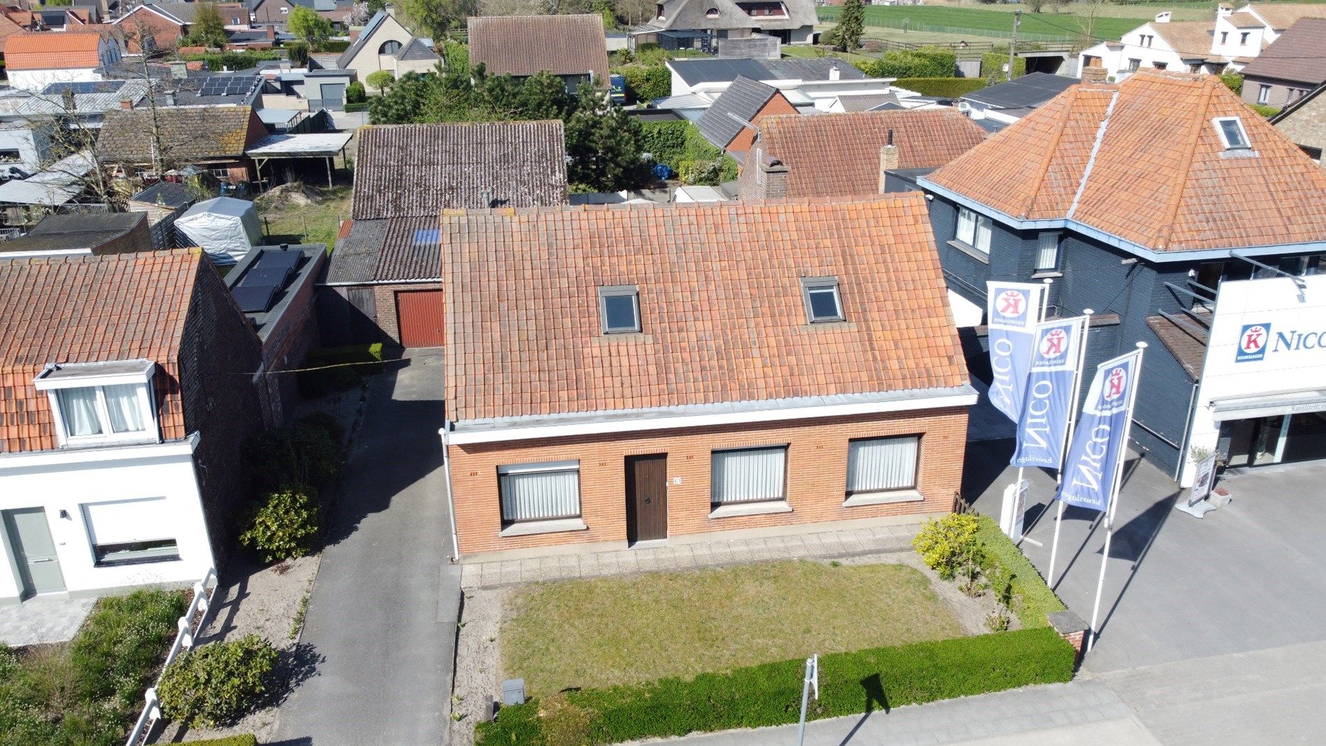 Alleenstaande woning met garage en tuin foto 3