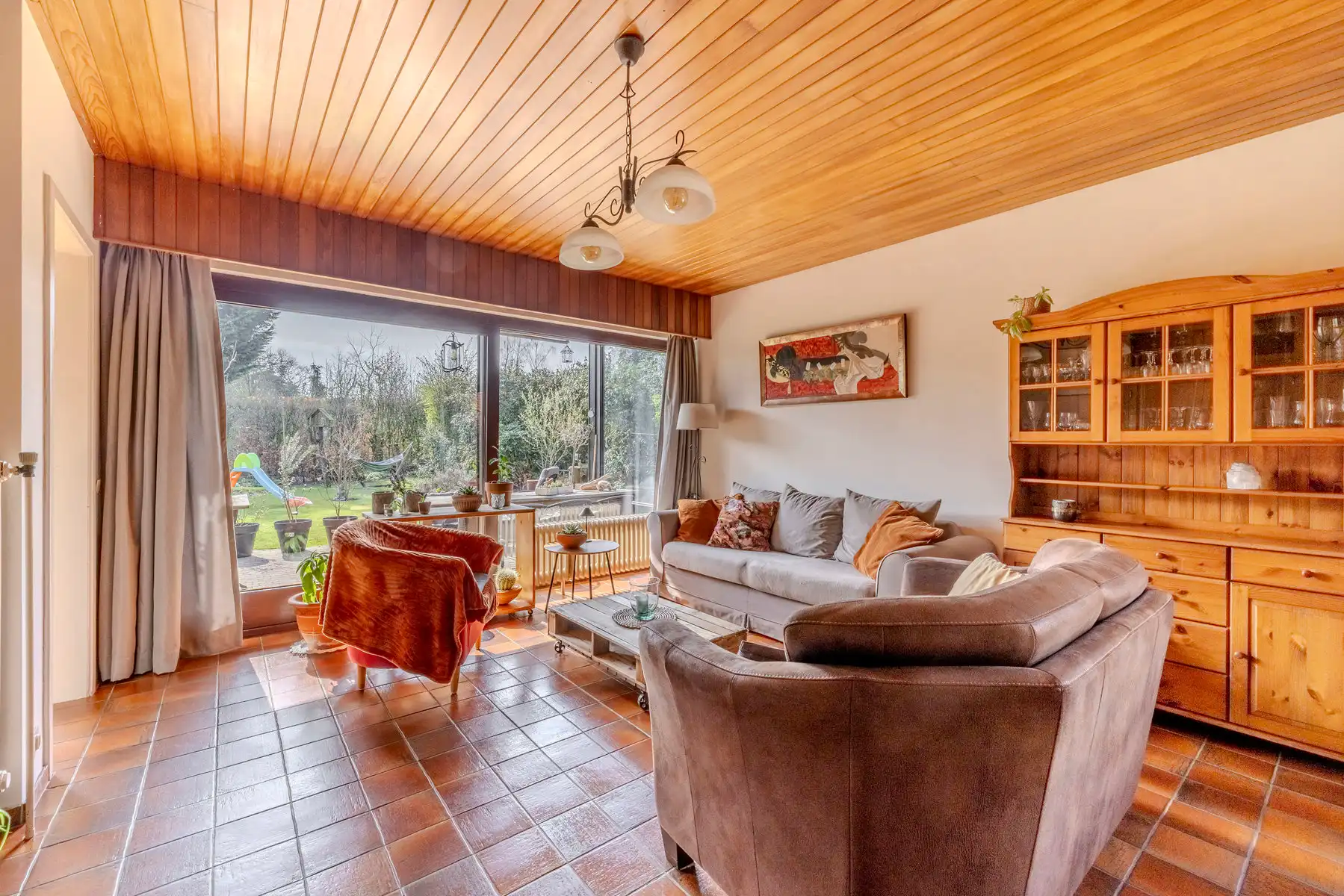 Laagbouwwoning met 2/3slpk, tuin en garage foto 5