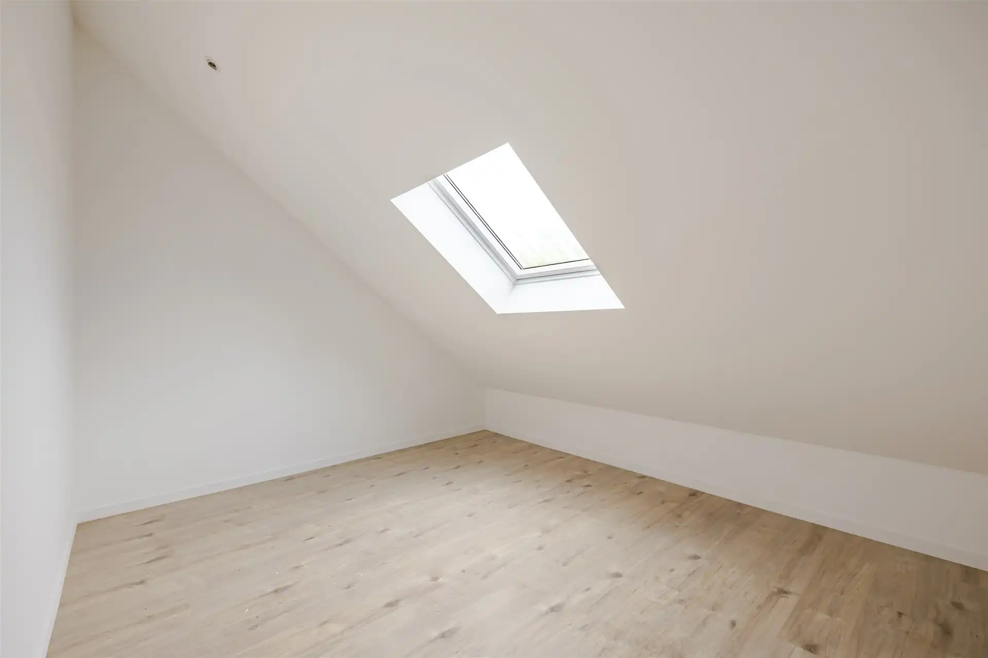 Instapklare woning met 3 slaapkamers en tuin foto 24