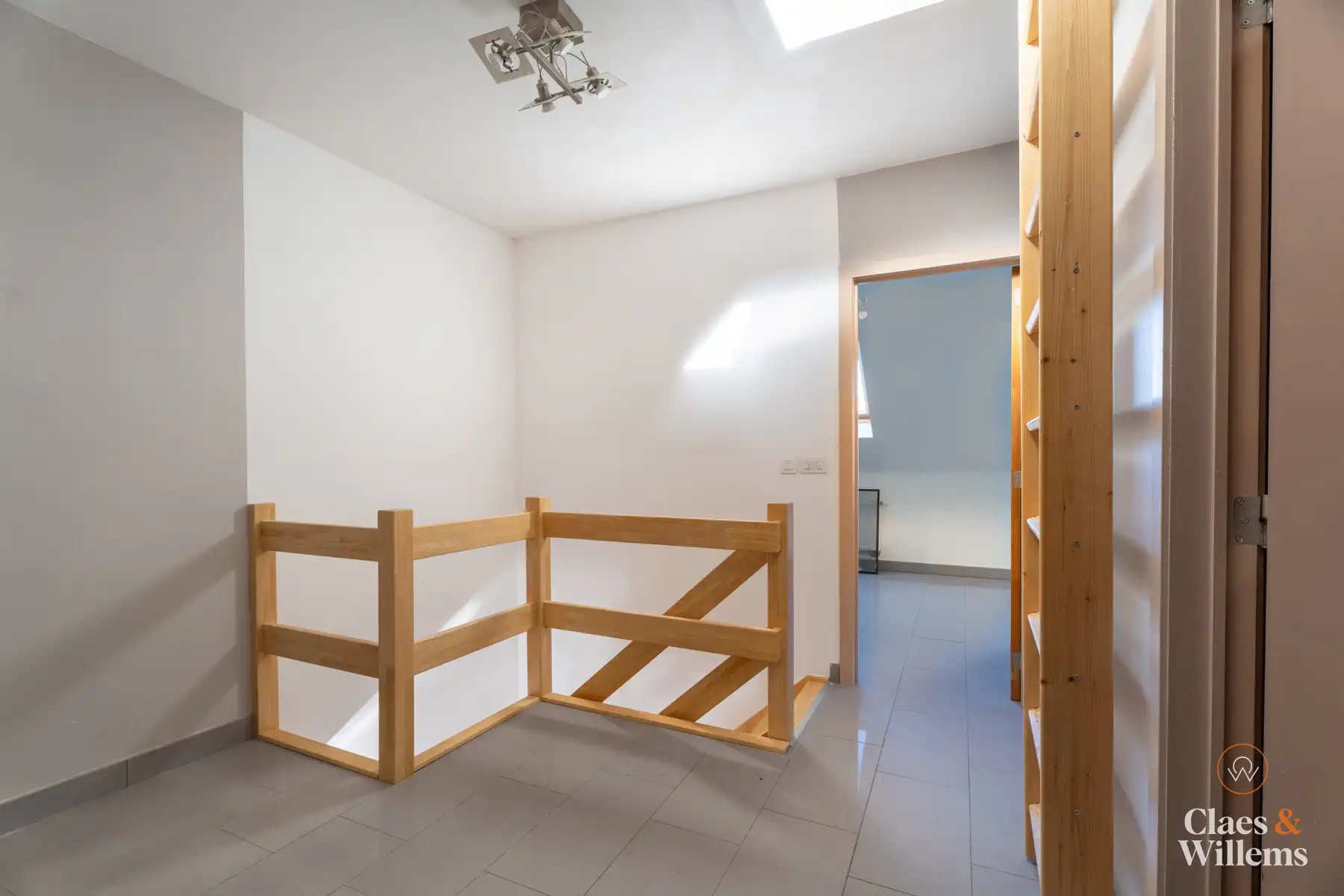 Ruim instapklaar duplex appartement te Sint-Pieters-Leeuw foto 7