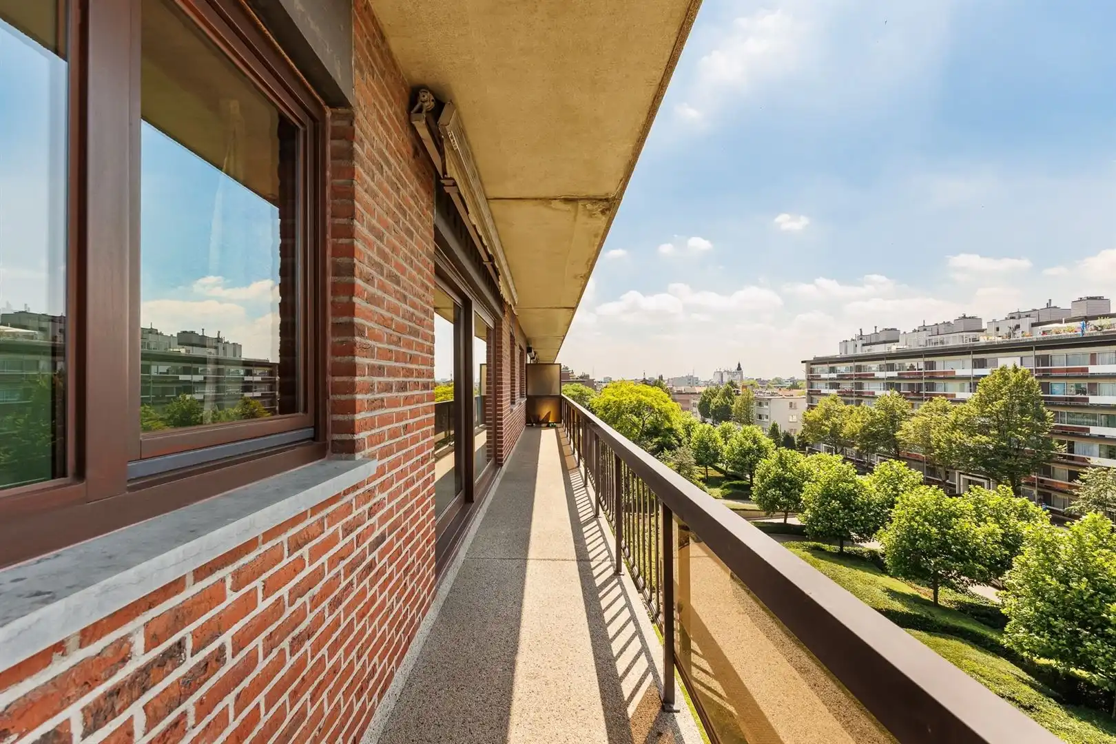 Ruim zonnig appartement met staanplaats. foto 9