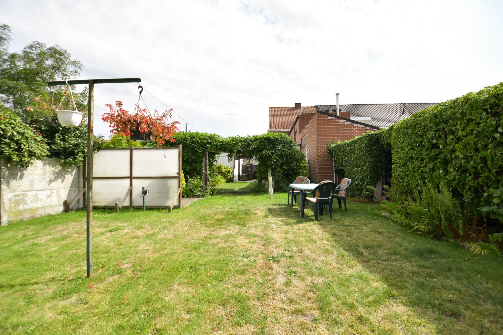 Rustig en centraal gelegen woning met landelijk uitzicht, grote garage en tuin foto 8