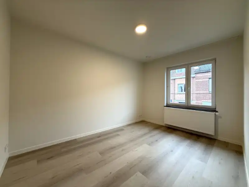 Totaal gerenoveerde woning met zonnig terras nabij UZ Gent foto 10