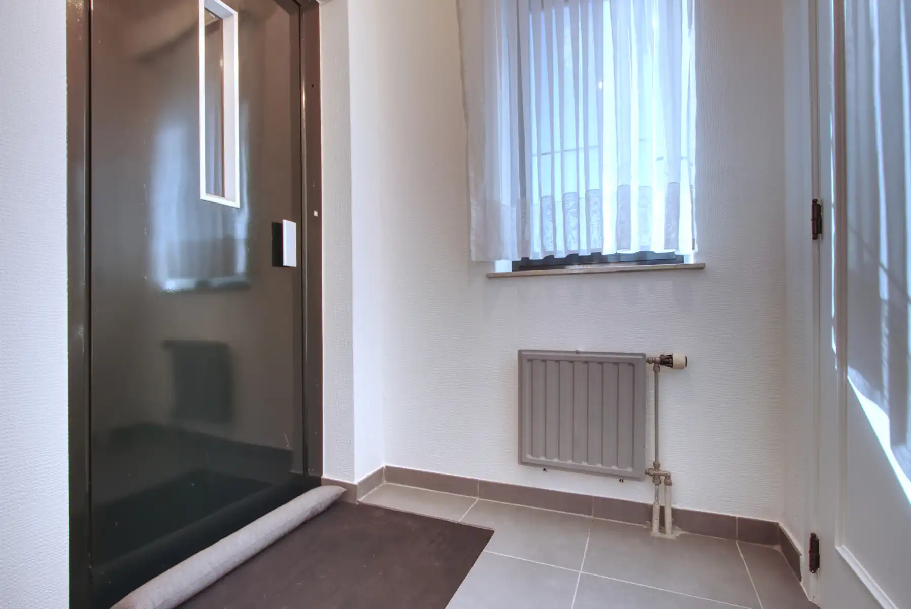 APP - 2 SLK - INSTAPKLAAR - ZONNIG TERRAS - LIFT - RUSTIG foto 16