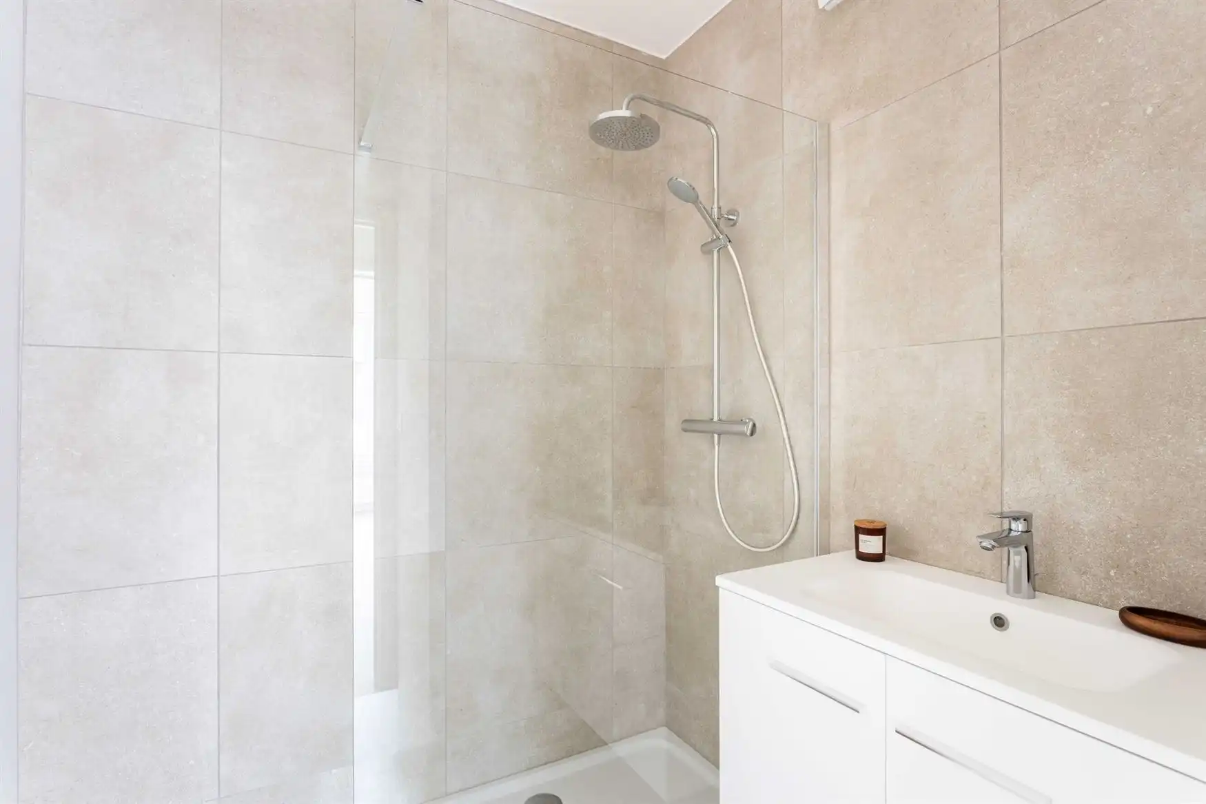 Gerenoveerd appartement met 3 slaapkamers in Sint-Amandsberg foto 19