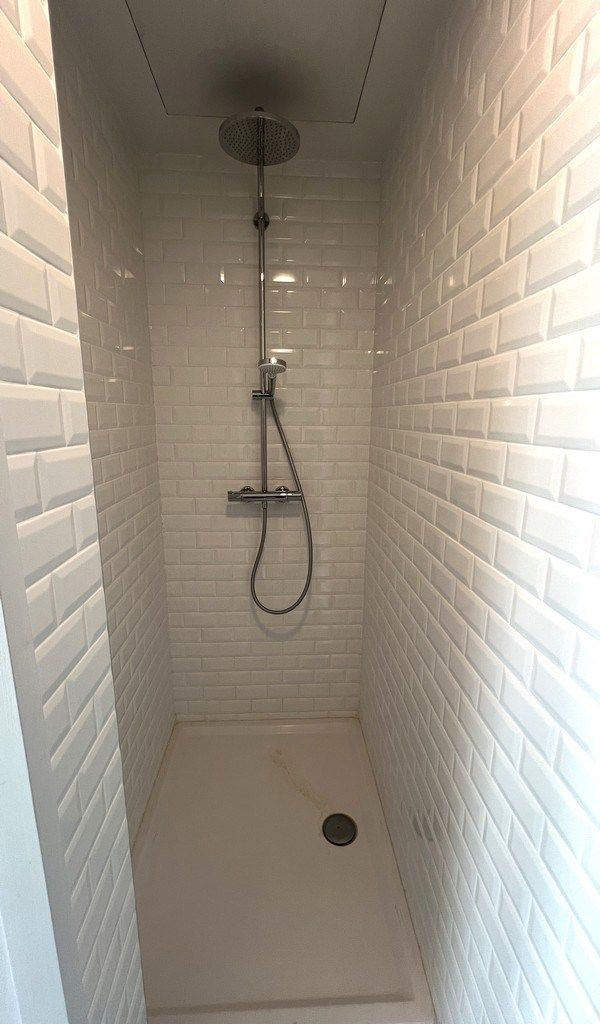 Recent bedrijfsgebouw met prachtige kantoren te huur in Lokeren foto 17