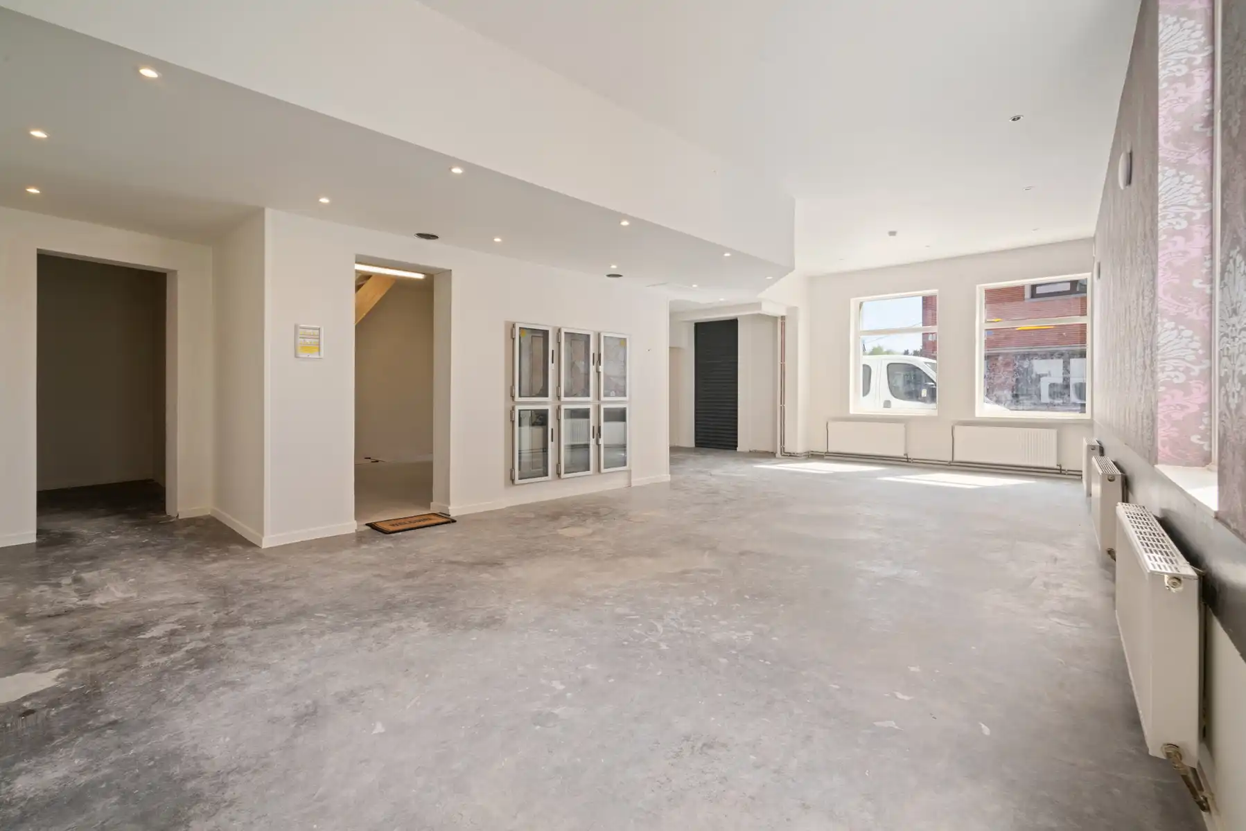 Ruim handelspand met tal van mogelijkheden foto 3