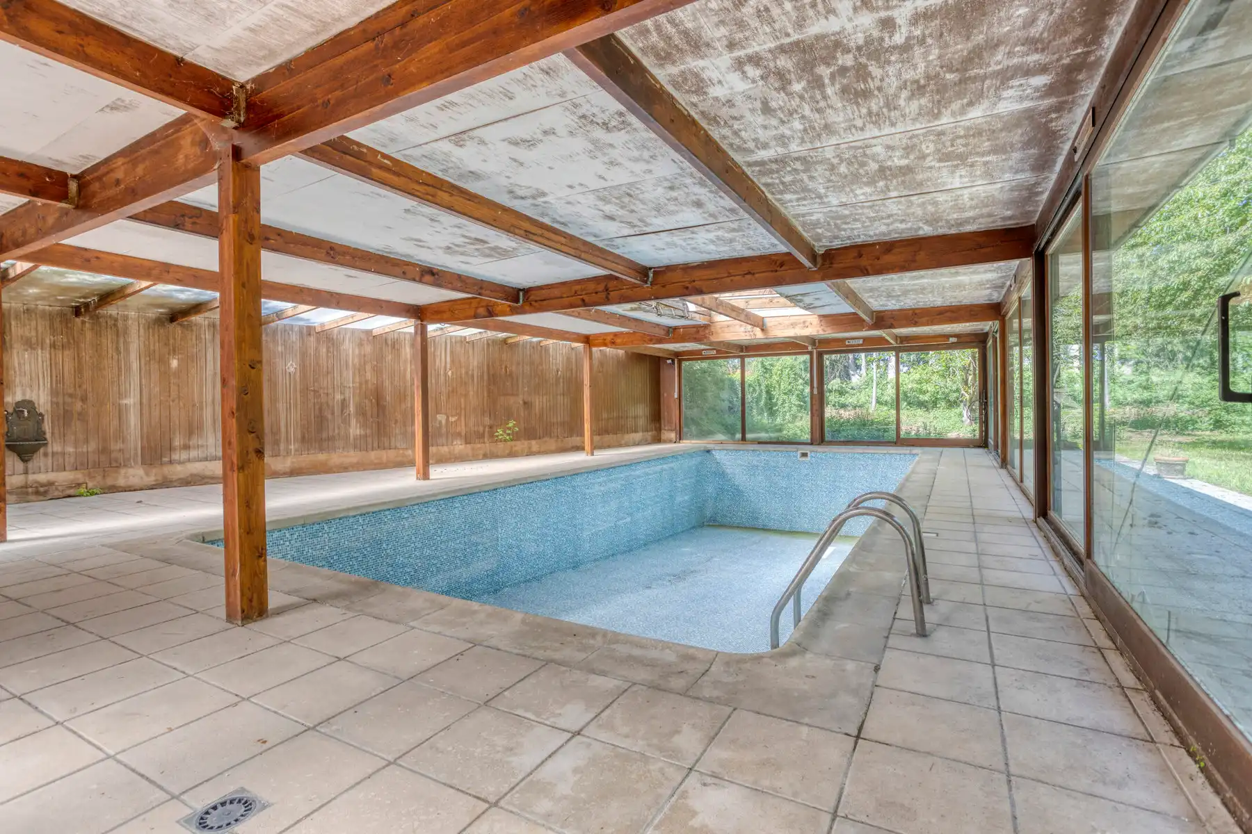 Unieke villa met binnenzwembad. foto 7