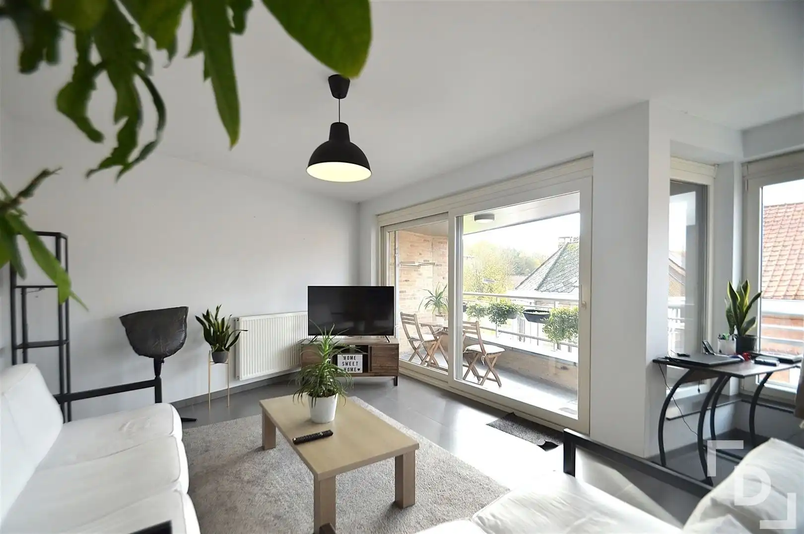 Energiezuinig en ruim appartement in centrum Ieper foto 2