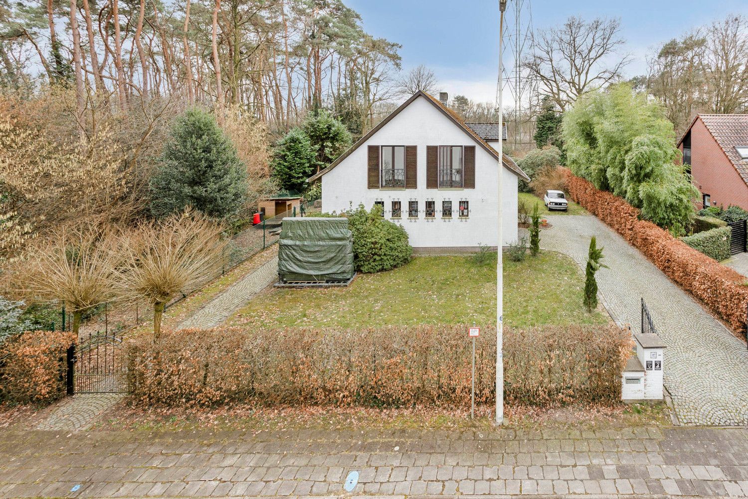 Zeer rustig gelegen woning op een perceel van 14a17ca! foto 6