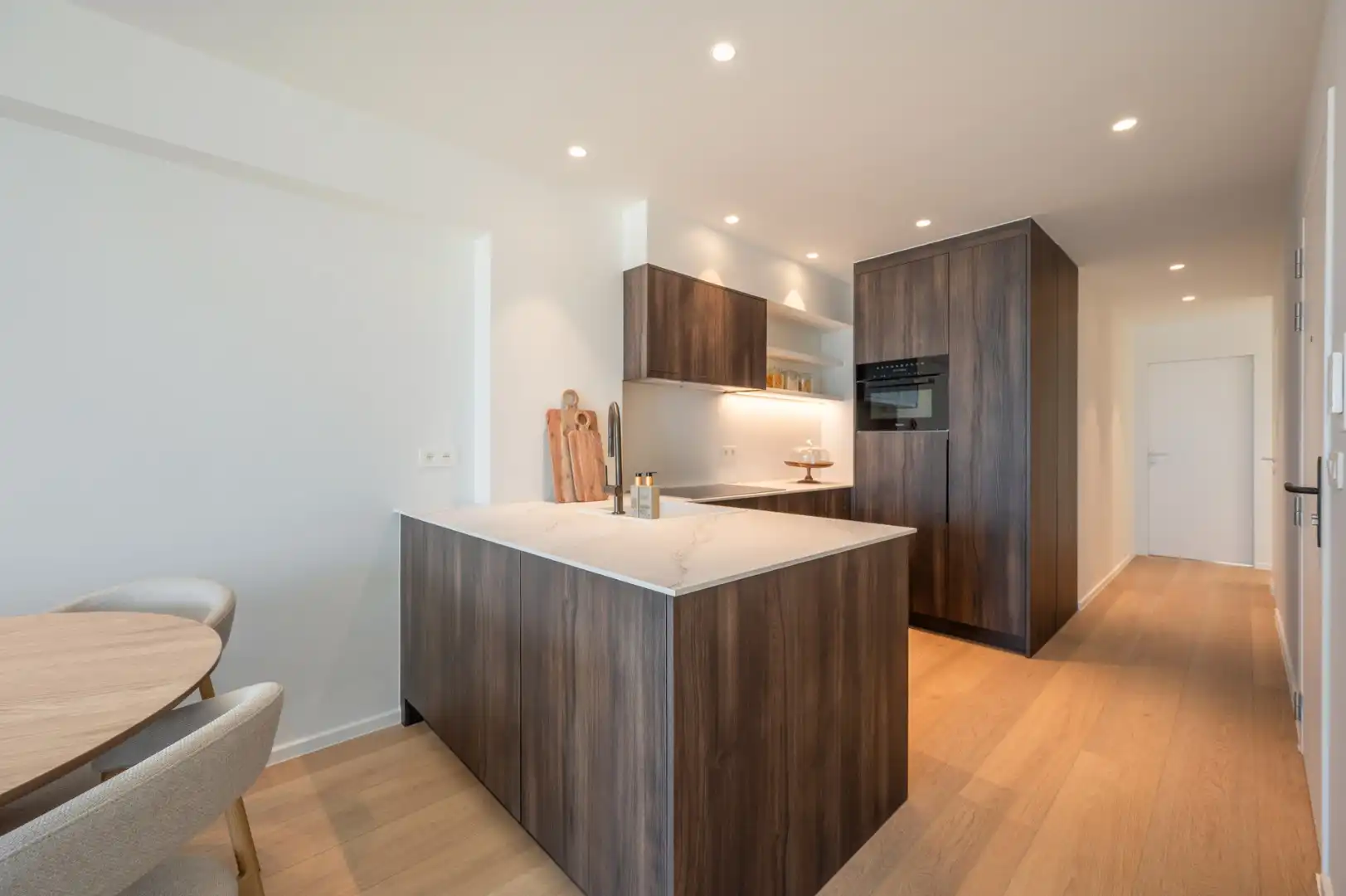 Exclusief appartement op de Zeedijk met adembenemend frontaal zeezicht foto 6