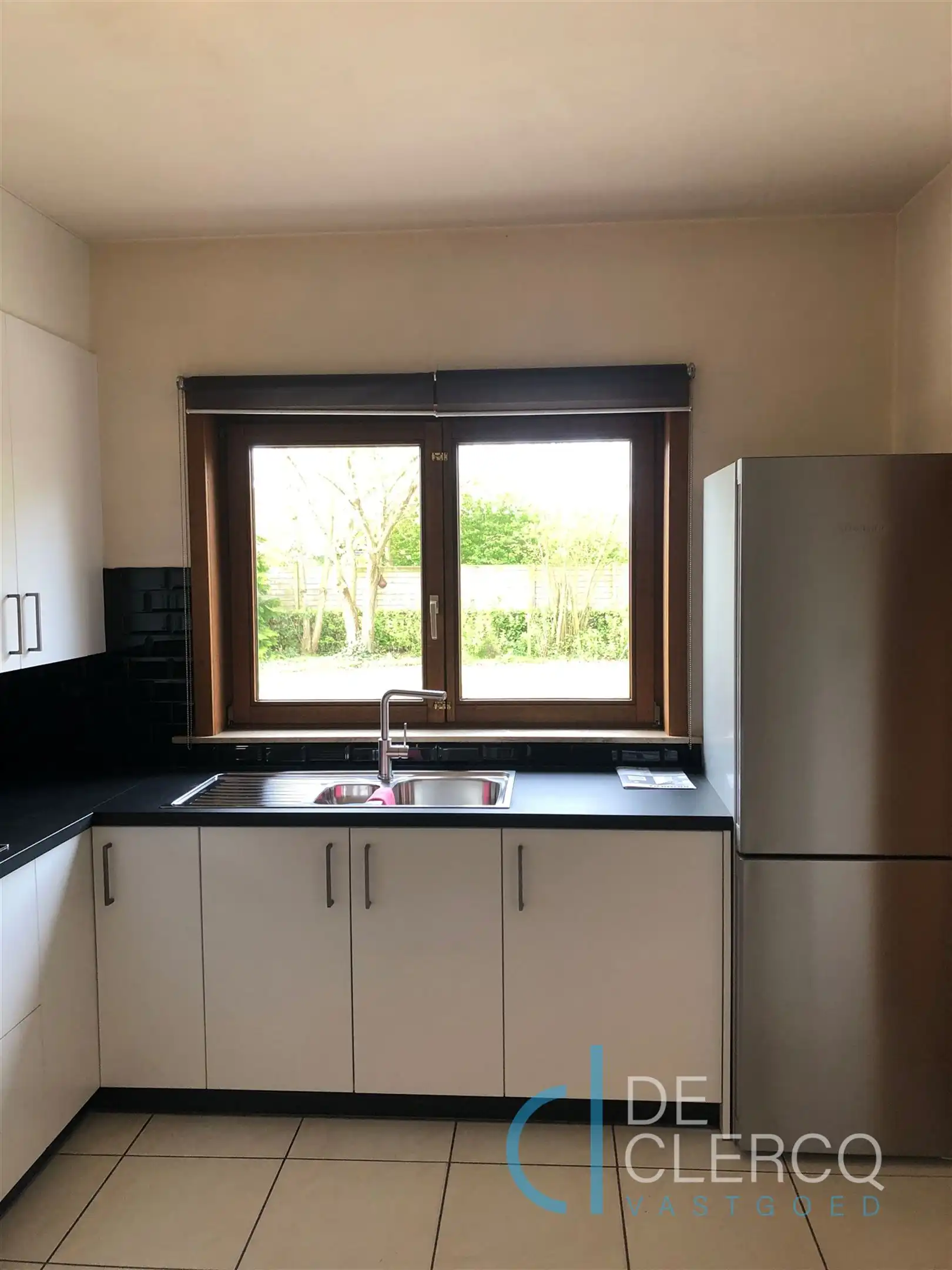 Charmante woning TE  HUUR op toplocatie in Lochristi! foto 4