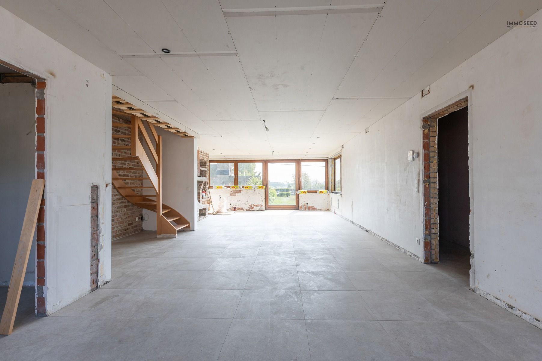 Multifunctioneel pand met ruime loods foto 19