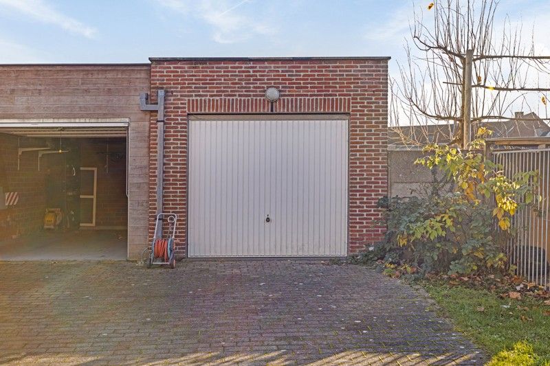 Ruim 3 slaapkamer appartement TE KOOP MET GARAGE in Oostrozebeke foto 20