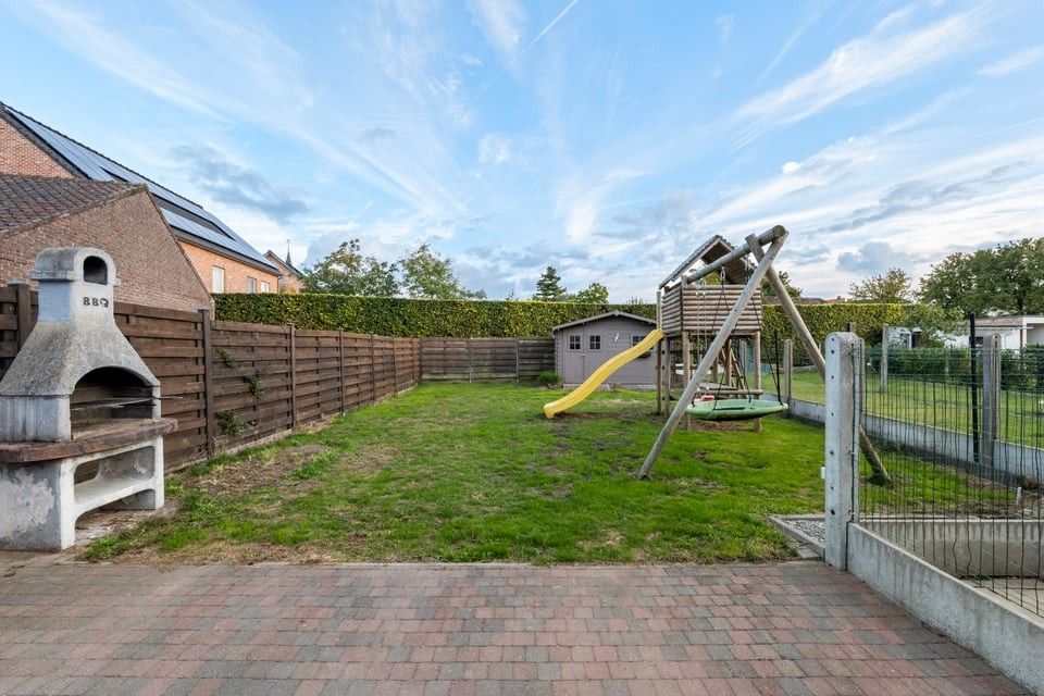 RUIME, INSTAPKLARE WONING MET 4 SLAAPKAMERS EN EEN ZONNIGE TUIN TE HEERS foto 18