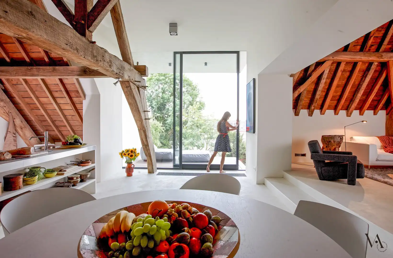 Unieke loft van ca. 160 m² met terras en privétuin in historisch Abdiskwartier foto 9