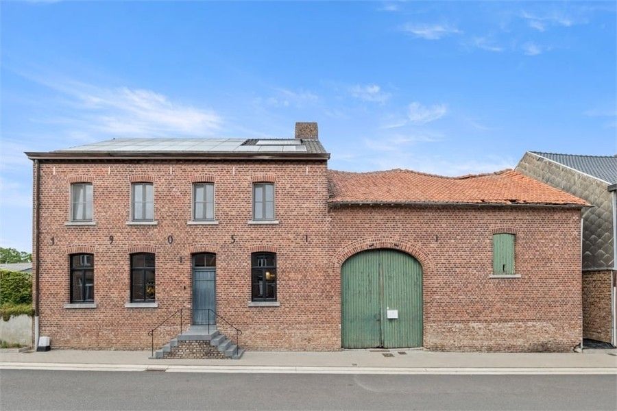 AUTHENTIEKE WONING MET RUIME SCHUUR EN VEEL POTENTIEEL IN TONGEREN foto 5