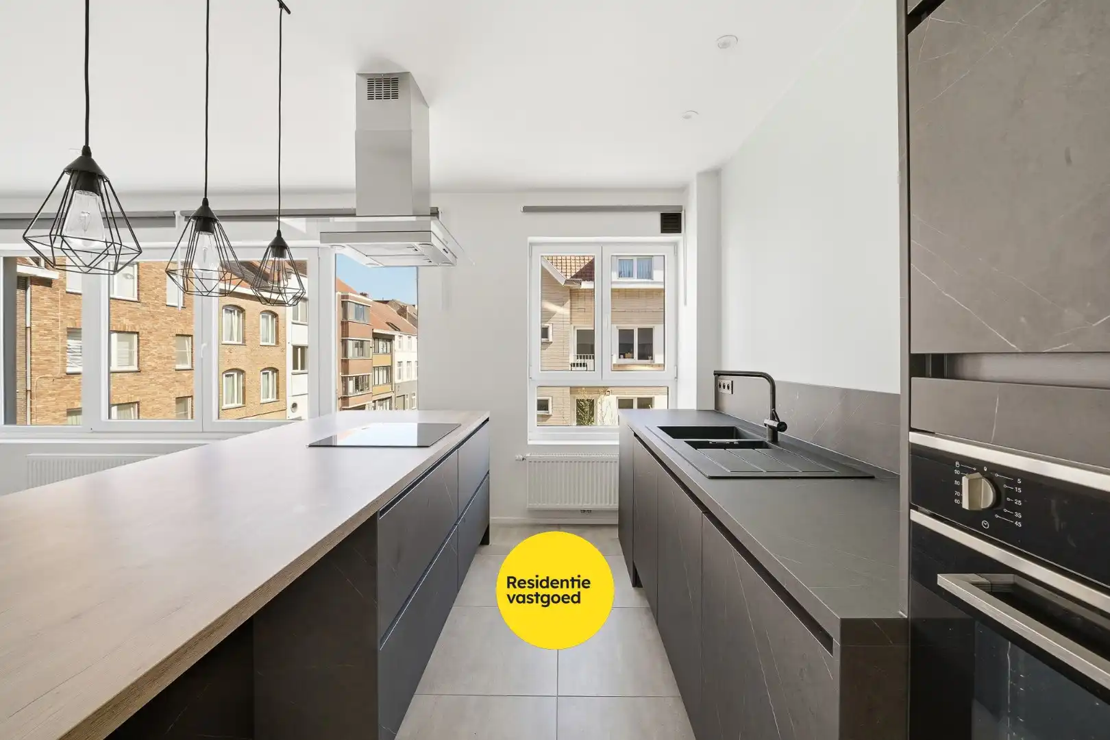 Instapklaar, energiezuinig appartement op topligging in Mariakerke (Oostende) foto 7