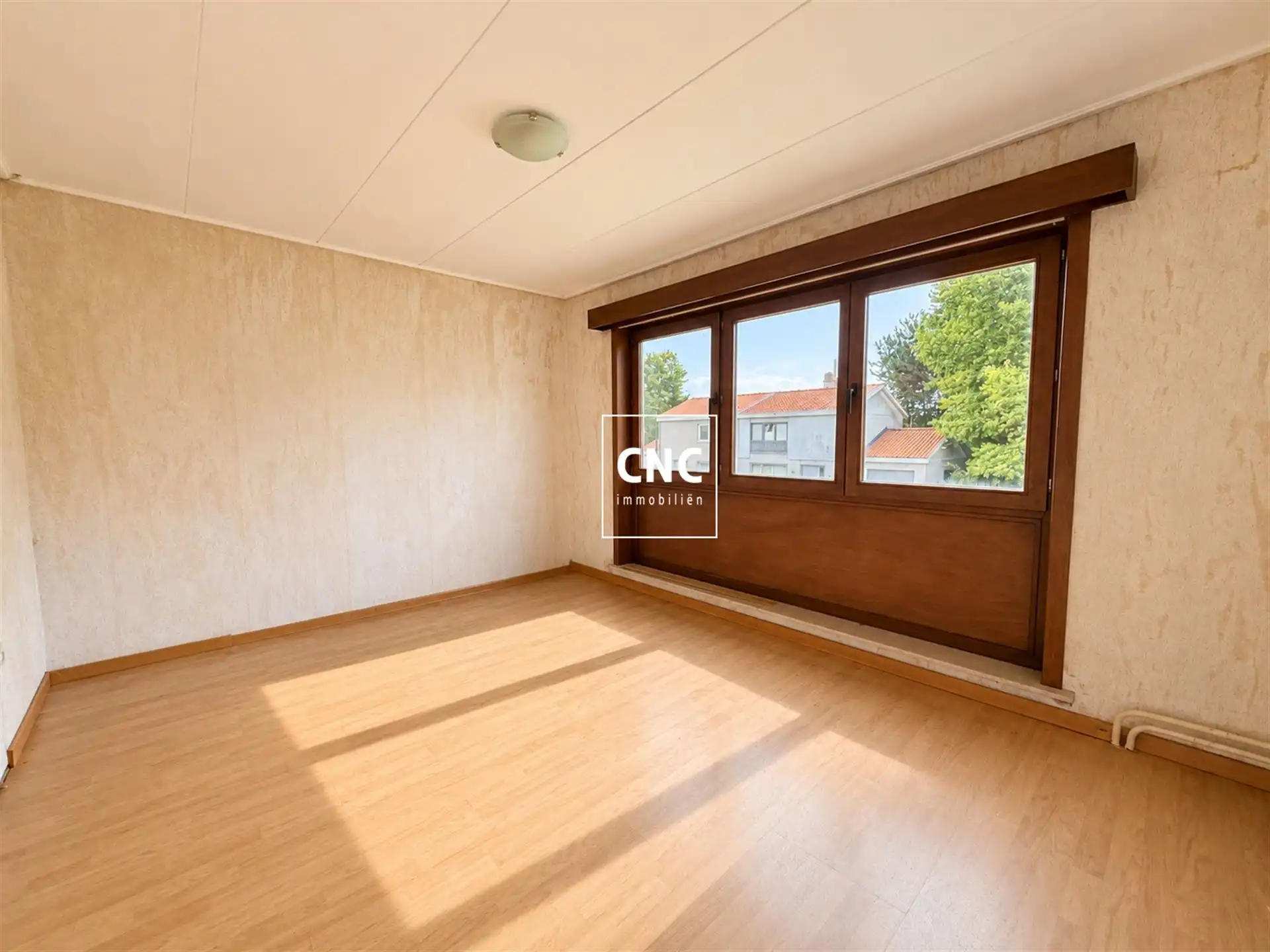 Woning met 3 slaapkamers, garage en ruime buitenruimte foto 10