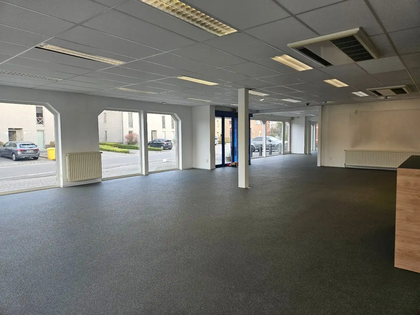 Handelspand van 459m² met diverse mogelijkheden in Geel-Larum! foto 3