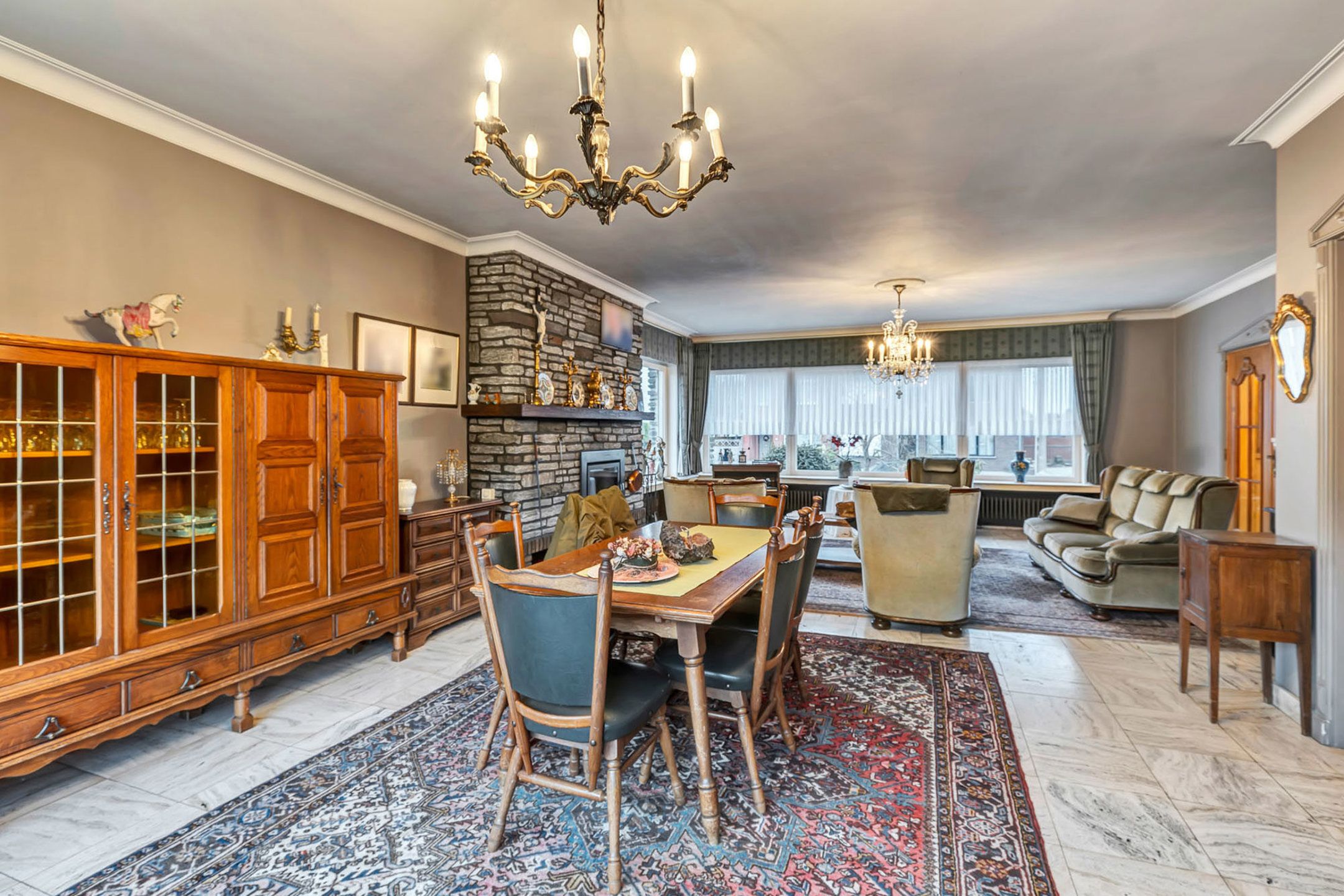 Ruime villa met loods en garage foto 6