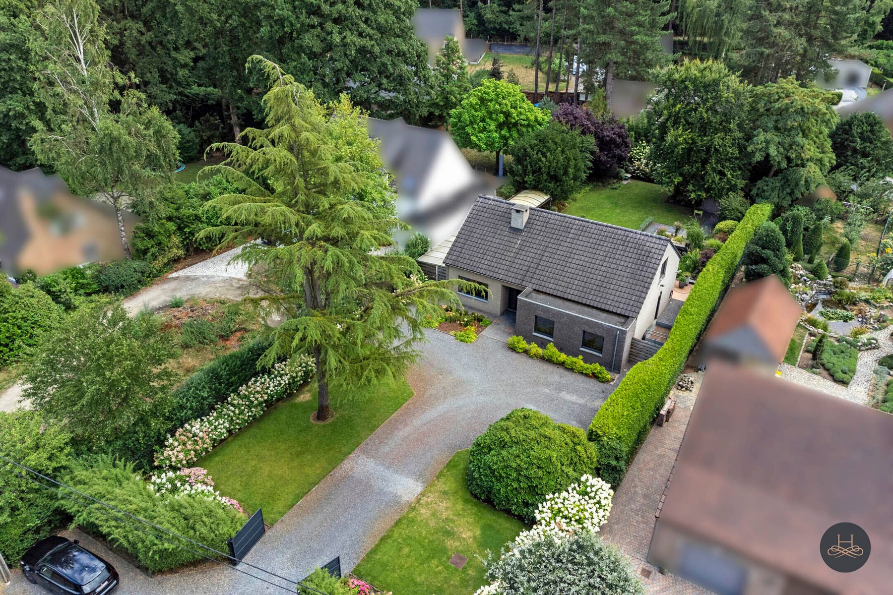 Energiezuinige,  recente woning op een royaal perceel foto 6