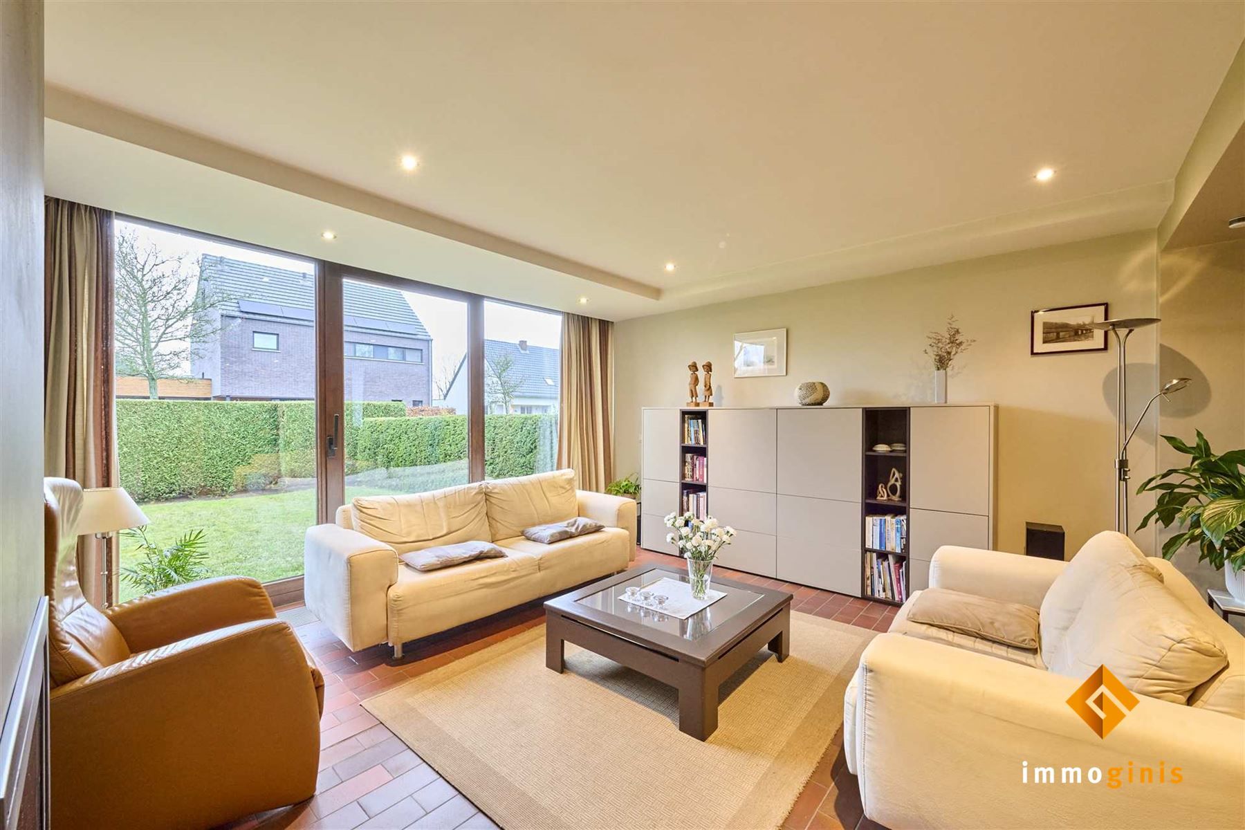 Zéér ruime woning op een mooi perceel van 17a82ca met 5 slaapkamers en uitbreidingsmogelijkheden op de eerste verdieping! foto 11